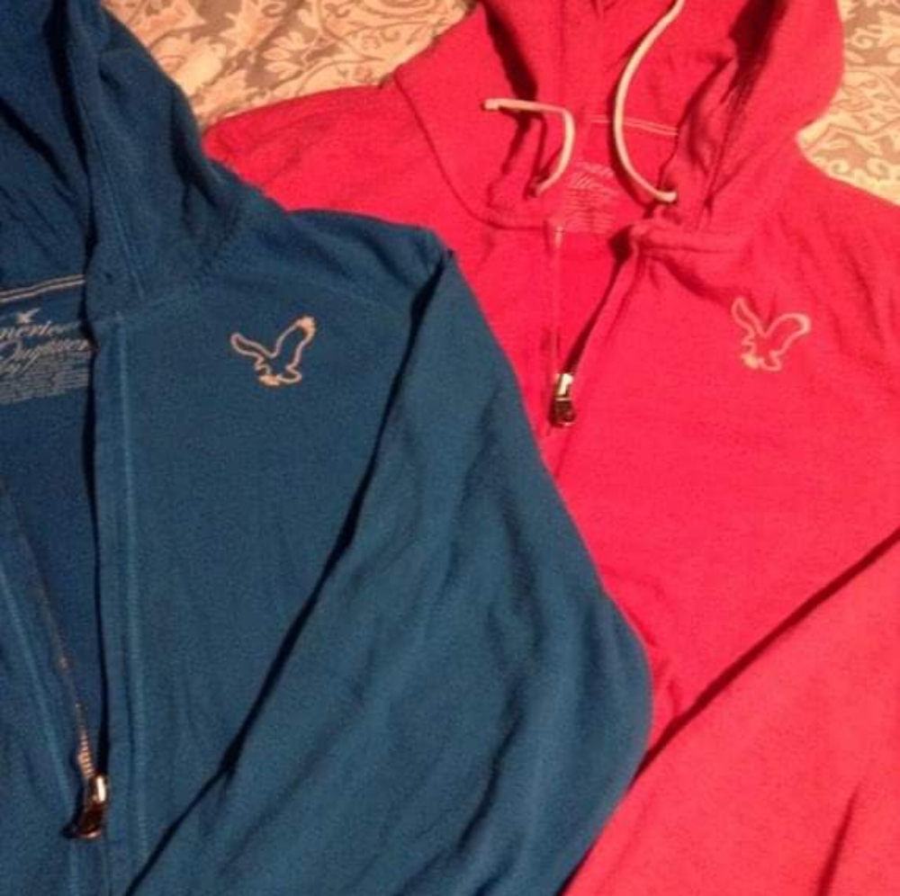 American eagle zip up hoodie
